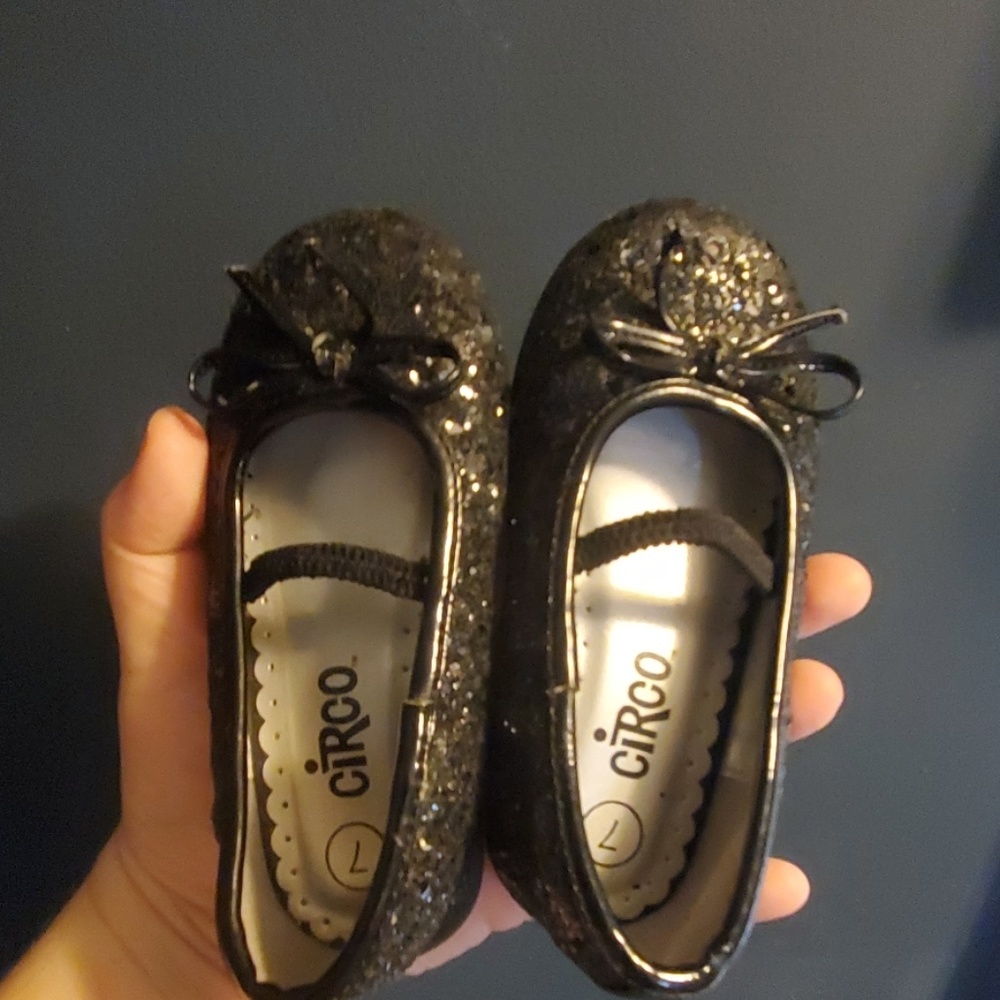 Toddler size 7 Circo black sparkle dress shoes